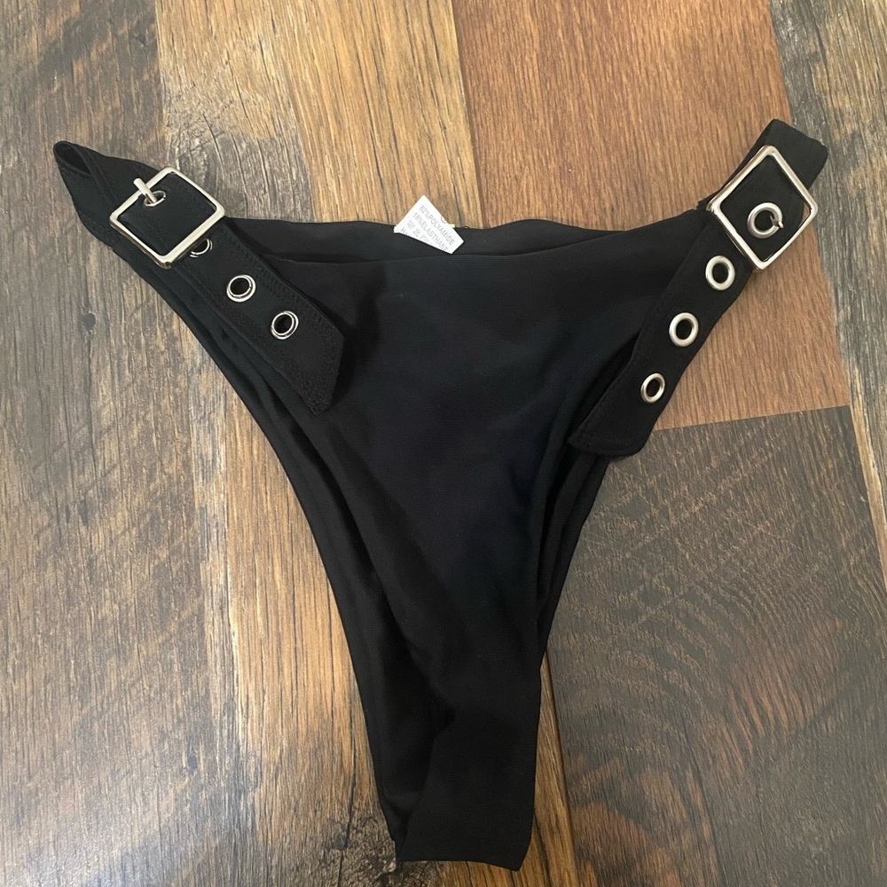Cheeky swim bottoms